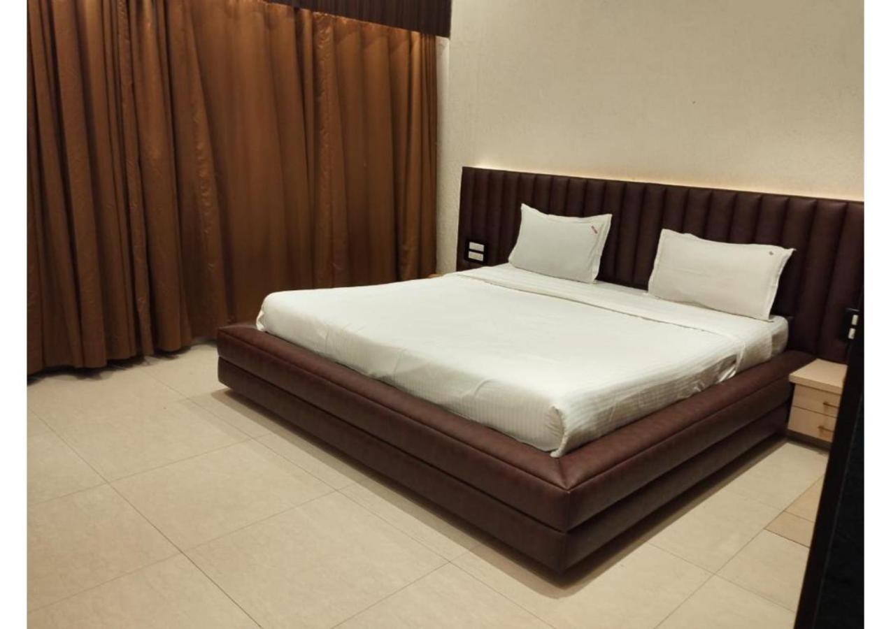 Air Infinity Casa Pool 5Bhk Villa Igatpuri Exteriör bild
