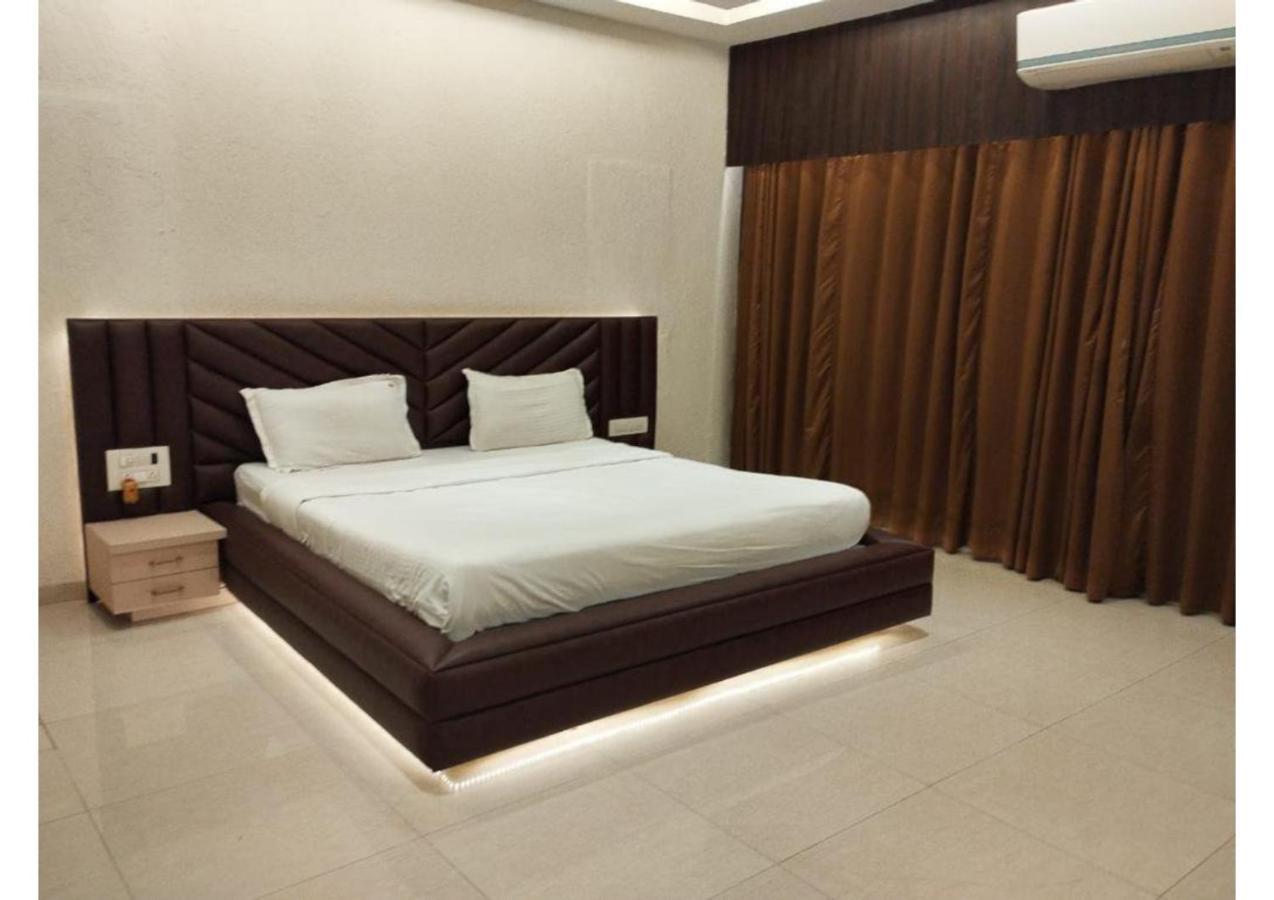 Air Infinity Casa Pool 5Bhk Villa Igatpuri Exteriör bild